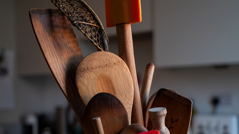 缶切りがないときの代用品は？家にあるもので缶を開ける方法と注意点